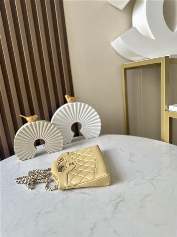 2026131221458419 570